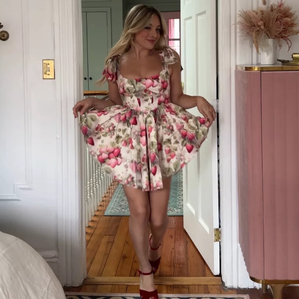 NWT SELKIE Strawberry Cream Farmer’s Market Dress